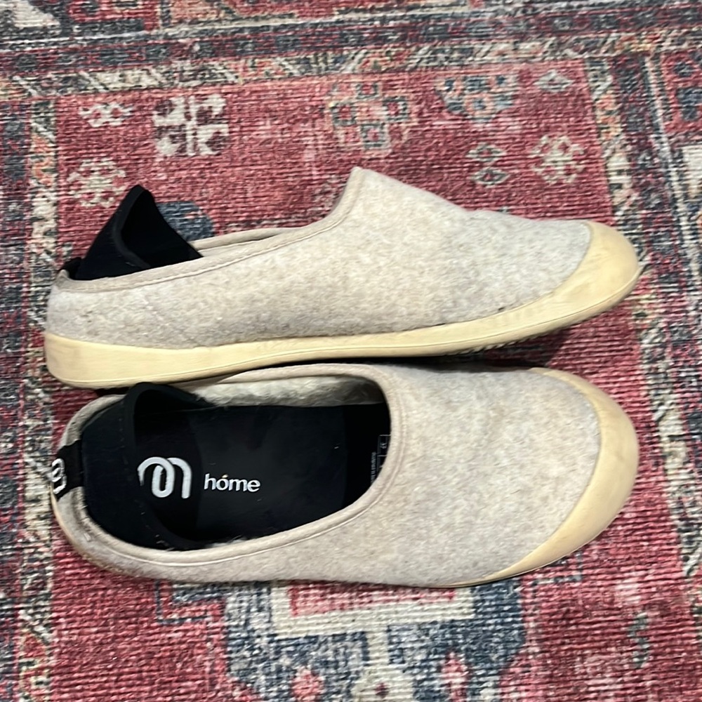 Mahabis curve women's slippers size 6.5/EU 37